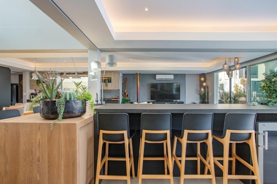 5 Bedroom Property for Sale in Val De Vie Estate Western Cape